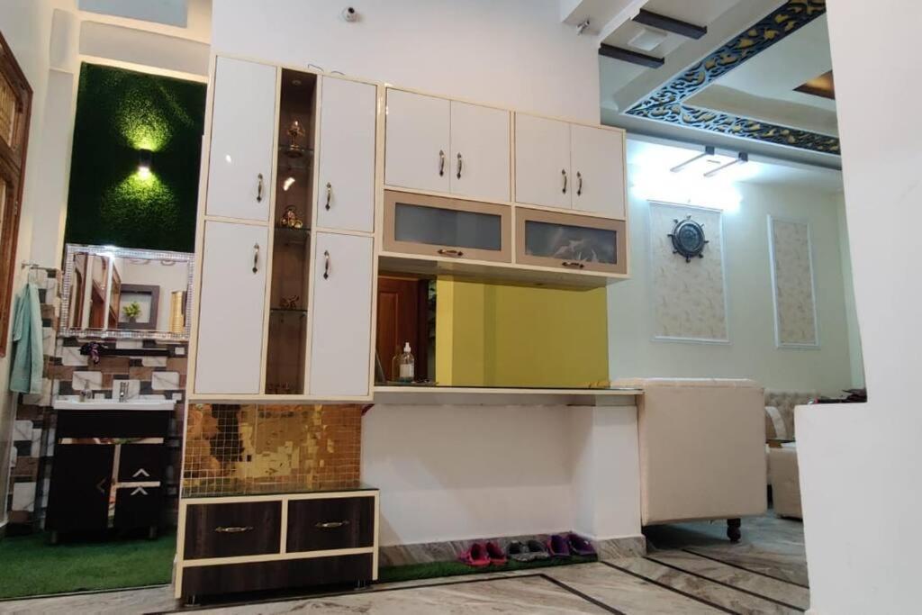 Blessing'S Home Stay 5 Bedrooms Luxury Villa Exquisite 5 Bedroom Villa Ideal Family Home Stay With Spacious Living 러크나우 외부 사진